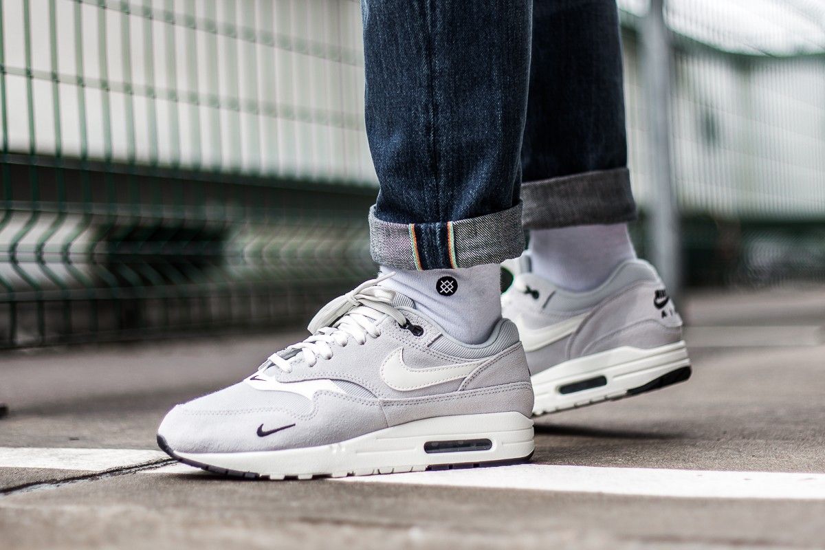 air max 1 mini swoosh pure platinum