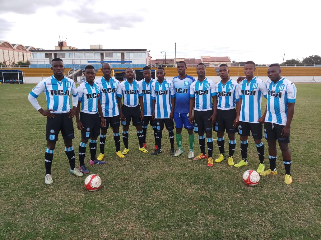 P_JuanGabriel's tweet photo. Racing Club de Mozambique.
Gracias a Racing de Avellaneda por la ropa.
Especialmente a Alfredo Chiodini. https://t.co/CRB36FPlyI