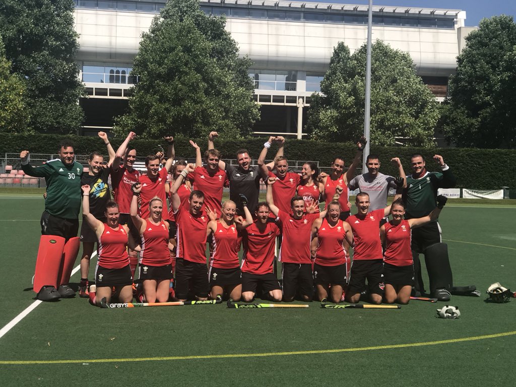 Congratulations to Wales Mixed Team who have won this years series against England 🏴󠁧󠁢󠁷󠁬󠁳󠁿 

Final Score Today: 
🏴󠁧󠁢󠁷󠁬󠁳󠁿4 
🏴󠁧󠁢󠁥󠁮󠁧󠁿3 

#InternationalMixed #Winners #HockeyFamily