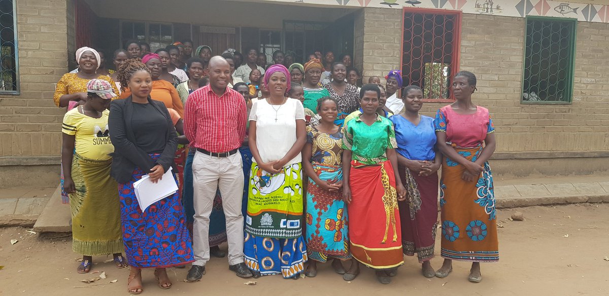 JulianaLunguzi's tweet photo. With #WILSA Malawi dissemination of Marriage, Divorce and Family Relations Law. Act No.4@Msekeni school with my 3 womens group from GVH Kafulama. https://t.co/508tXKRGDQ