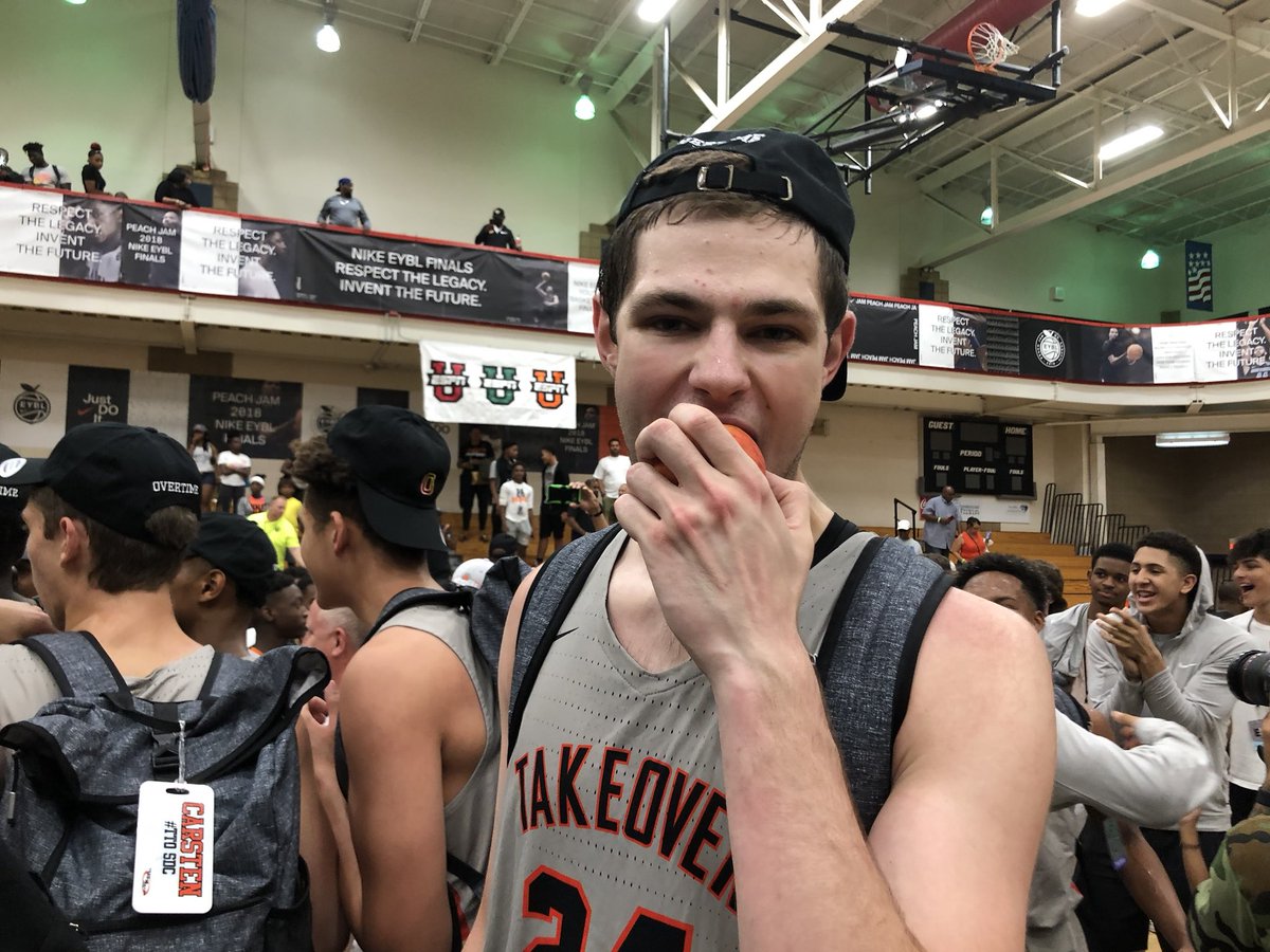 CapitolHoops's tweet photo. CHAMPS. TTO. #FEATHERY https://t.co/z7hmb1t9x5