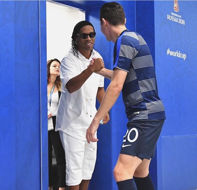 ActuFoot_'s tweet photo. Ronaldinho x Florian Thauvin 🇫🇷🇧🇷 https://t.co/vjTrOH6kdP