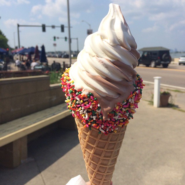 Quincy Clam Box tweet media