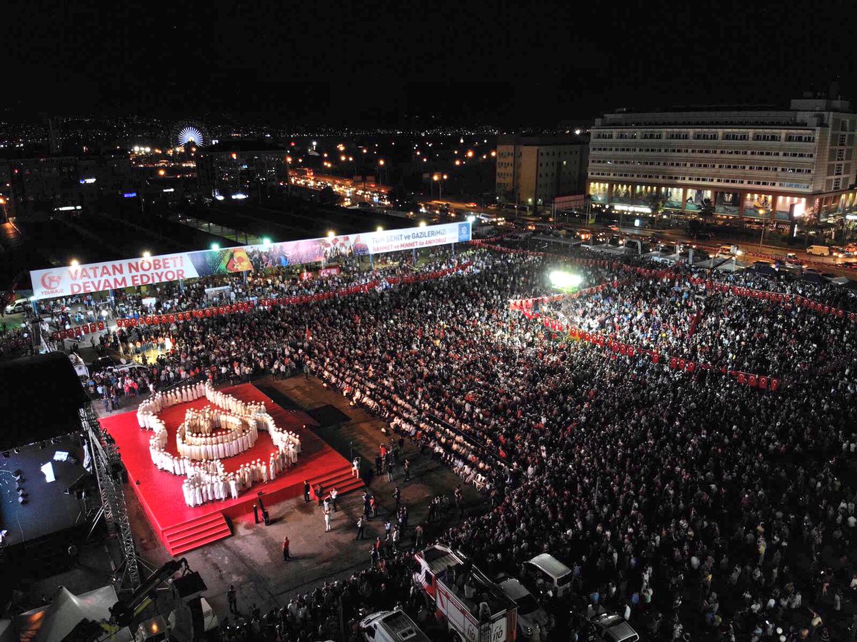 Bölünürüz Zannettiler Birleştik!
Korkarız Zannettiler Devleştik!
#DuaylaNöbetVakti