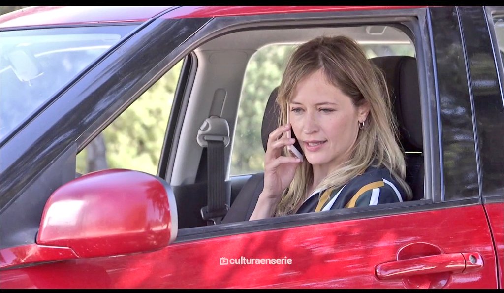 rinconfreijeiro's tweet photo. AVANCE @SyP_tve  🎥 "¿Quieres que te describa como va vestida, o prefieres oírla gritar?" 😟

La cara que se le queda a Teresa cuando recibe la llamada de Nora. Ay, Nacha, ay Teresa.. #naresa 🤦🏻🙊 #lopeorestáporllegar @rtve
https://t.co/F7ODSw9D2j #serviryproteger L a V 16'25h https://t.co/0l8Gi8iJQ4