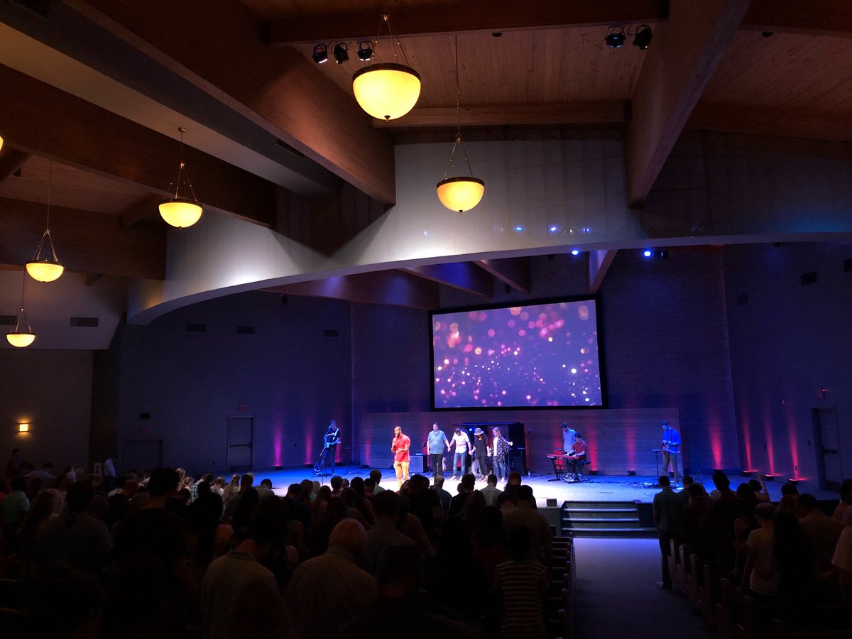 jdgreear's tweet image. Incredible Sat and Sun services @summitbrc under leadership of @Derrick_DeLain and team! Great energy, word, worship!