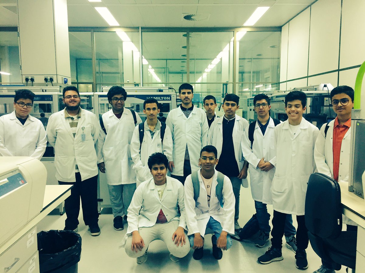 KfshIbnSina's tweet photo. Ibn sina's studnets visiting the biobanking and sample processing lab at @KACST ✨🔎
#برامج_موهبة_الاثرائية
#موهبة
#IbnSina2018
#Education #summer_program https://t.co/yLlvuAlMOl