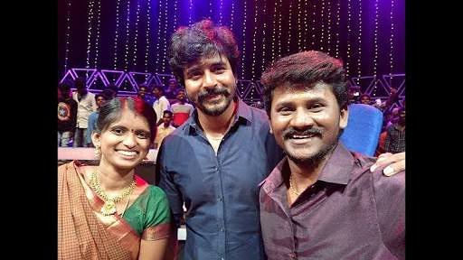 vimalraj9524's tweet photo. Wooooooowwwwww #SenthilGanesh Bro completely deserved it 😍👏👏👏👏👏👏👏  Super Singer Tile Winner #SenthilGanesh ❤😎
@vijaytelevision #SuperSinger 
#SuperSingerFinal 

Every one should be proud and apperciate😎👏👏👏 him
@Siva_Kartikeyan https://t.co/H01oBr1hn5