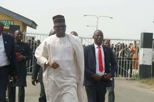 SaharaReporters's tweet photo. ‘No More Immunity’ — EFCC Ready To Go After Fayose Over 'N1.3bn Fraud' |Sahara Reporters

Back in 2005, the anti-graft agency had filed a case against Fayose, alleging that he was involved in the diversion of N1.3bn poultry project.

READ MORE: https://t.co/5qkGE1jEvD https://t.co/TqNnIktbpT
