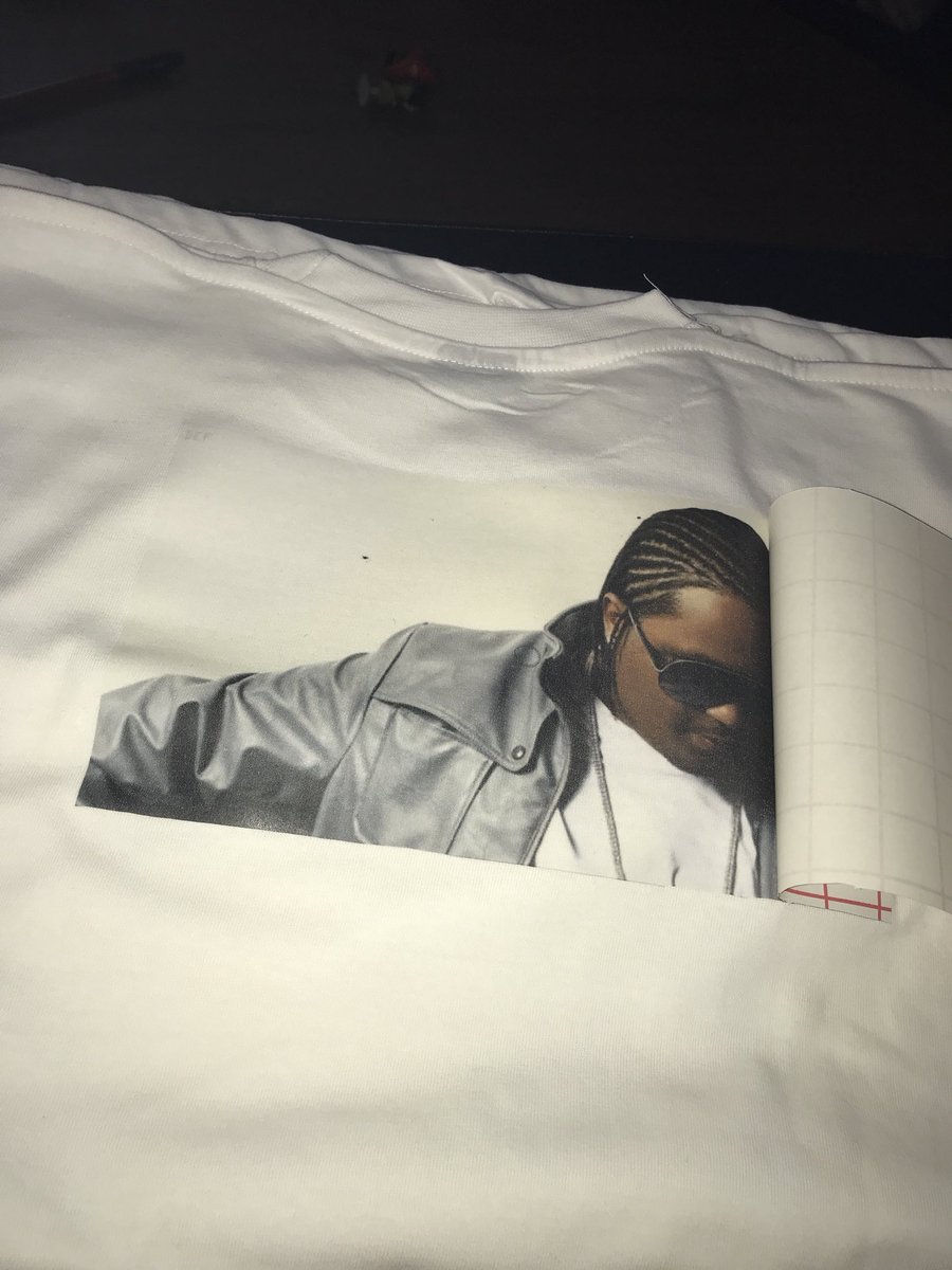 Regimelyfe_202's tweet photo. About to Customize my Homie a #RipJohnnyP shirt. Ohh yeaha @belodoordie @akofdoordie @Nardofdod @TWISTAgmg @JohnnyPmusic @JohnnyPmusic https://t.co/Mw9IfuPSGH