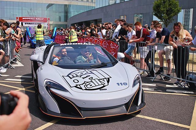 mrtombargus's tweet photo. At the start of @modballrally 2018 rally starting in London 
#modball #modballrally2018 #supercars #mclaren #london https://t.co/JArHVYxm5S https://t.co/KkRCEaGDSG