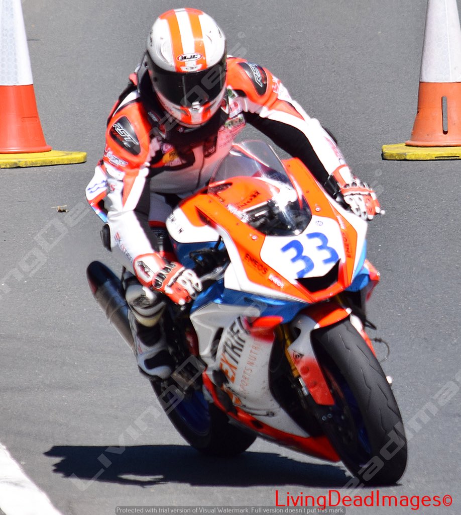 FireStallion666's tweet photo. #iomtt18 #supersportrace2 060618 #roadracing #governorsbridge #nikon #livingdeadimages @Indiracer23 #timotheemonot @Torras49 @KamilHolan #richardcharlton @MotofestIOMTT @LivingRoadRaces https://t.co/y6TTIFP5dD