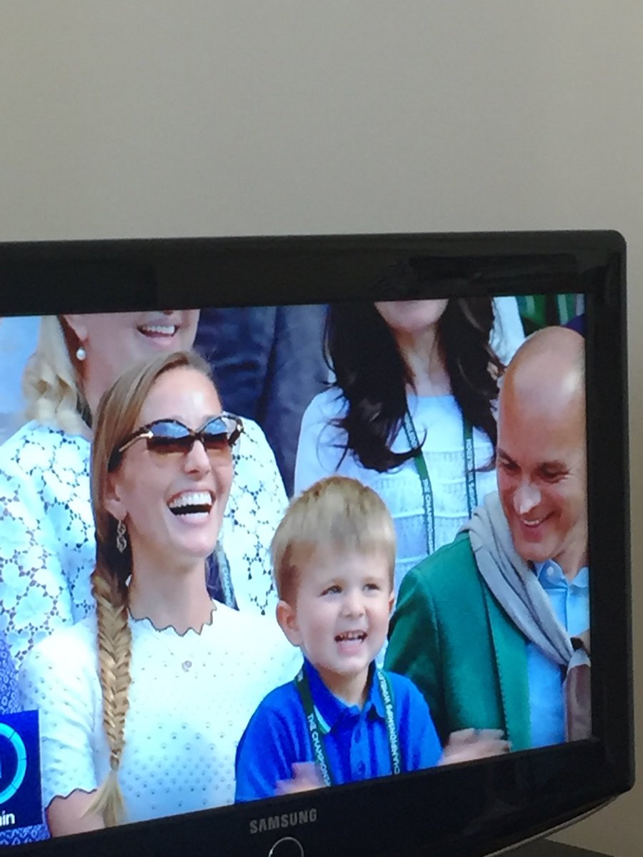 And .@DjokerNole little son wins the hearts of the British people watching @Wimbledon 💕 #NovakDjokovic #WimbledonFinal #Wimbledon2018