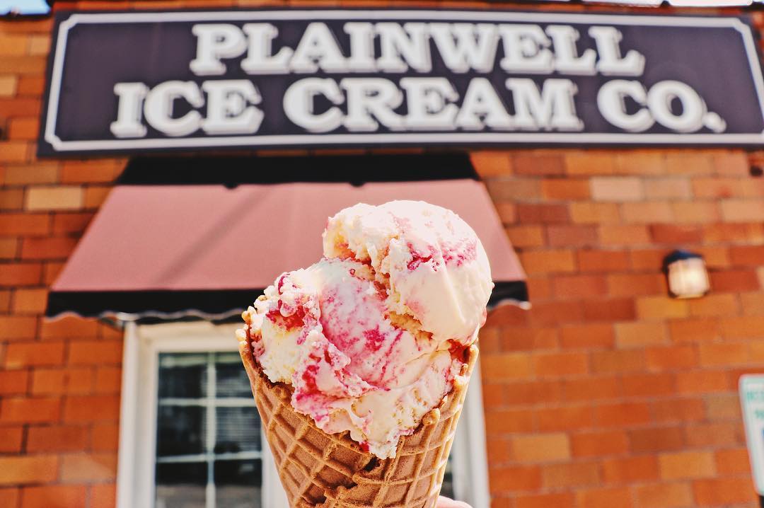 Q_IT_UPCaterer's tweet photo. #NationalIceCreamDay say WHAT!!! Perfect day to stop at your favorite ice-cream shop! https://t.co/BGtFdyV3Ae