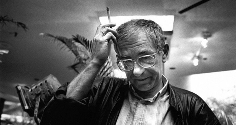 sinemakolik2's tweet photo. "Dünyayı değiştirecek olan şey filmler değil, o filmleri izleyen insanlardır.”
                                                                                      Krzysztof Kieslowski https://t.co/YxxVrTRnRE