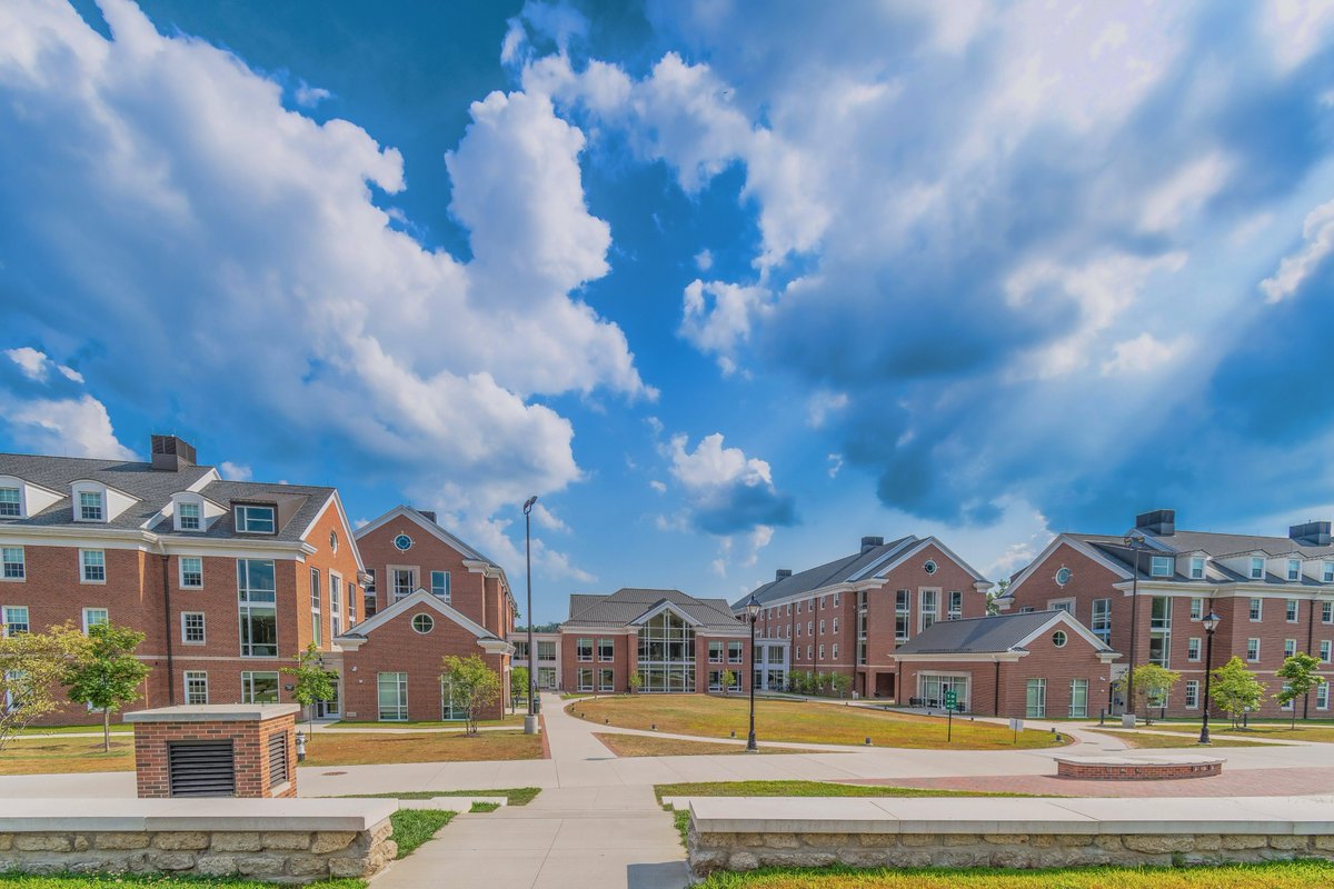 vicgillilan's tweet photo. Never get tried of taking images of this beautiful campus! @ohiou @ohio_2020 @AthensOhio @OhioBobcats @mirandagillilan https://t.co/QHSfw78SKp