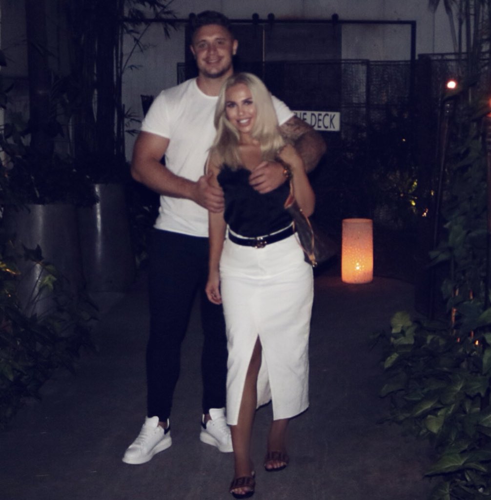 ChelseaCritchle's tweet photo. Love you x @charliehill9 https://t.co/0blZeT0etZ