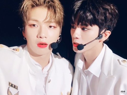825X121O's tweet photo. 💜💛 https://t.co/QIjB2qdtNN