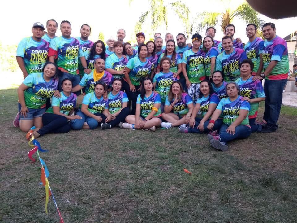 rikanm's tweet photo. Ps doña rosa y don pancho quisieron tener mas o menos 57 nietos, y estos locos son una parte 🤣 #YoSoyDMA #2018 #lovesfamily https://t.co/BJdf4HYKEc