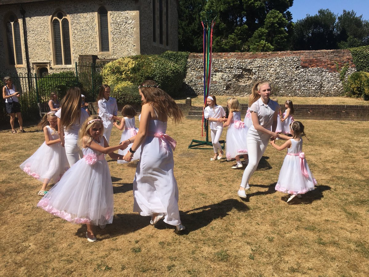 Orp_MayQueen's tweet photo. What an amazing afternoon for Jazz' last event as Orpington May Queen 2018.  Thank you all so much for making her year so special.  Have a great summer everyone. https://t.co/2xCL1JFASC