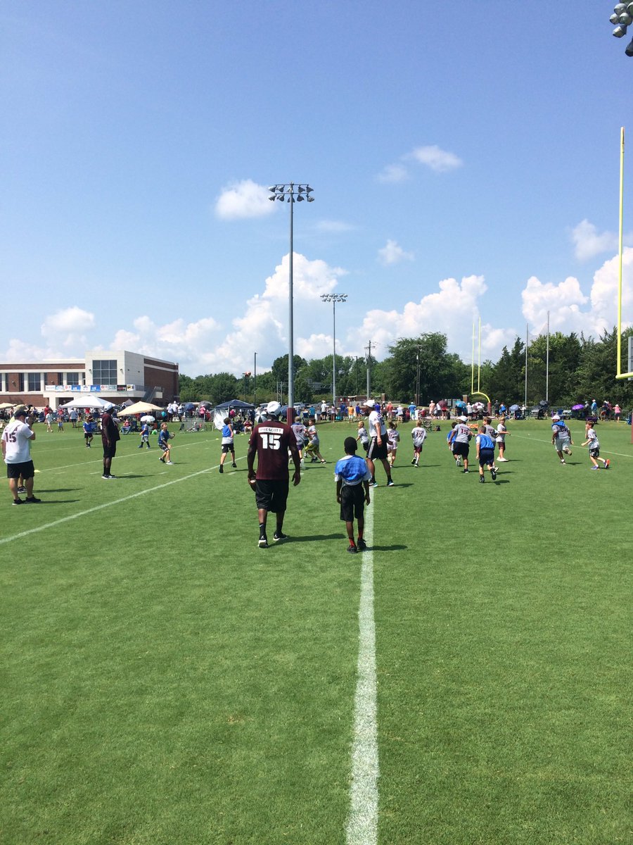monroe_msu's tweet photo. My man Mack just about to catch a pass from @dak at the @procamps #expericene https://t.co/0veCBLSRsw