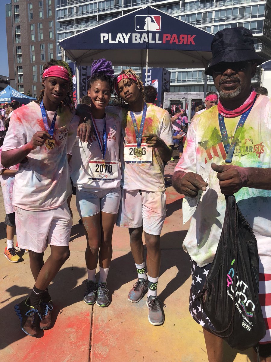 Malikashereen's tweet image. #ColorRun2018 🎨🦄🏆🥇💕..