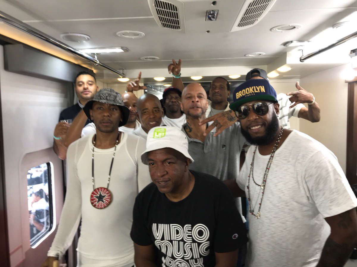 Jujub41607605's tweet image. #BKHipHopFest #officialpics @TalibKweli  mos and Ralph McDaniels #videoMusicBox