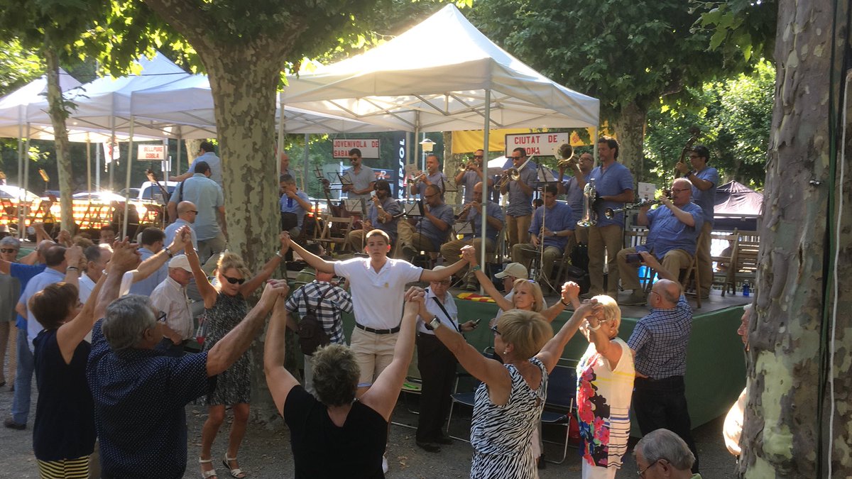 jordimunell's tweet photo. Continuem l’Aplec 65è de la Sardana de #Rpoll amb l’homenatge a Jaume Serra Passola de ca l’escloper (dep) @asardanesripoll https://t.co/lzM0LAnIMC