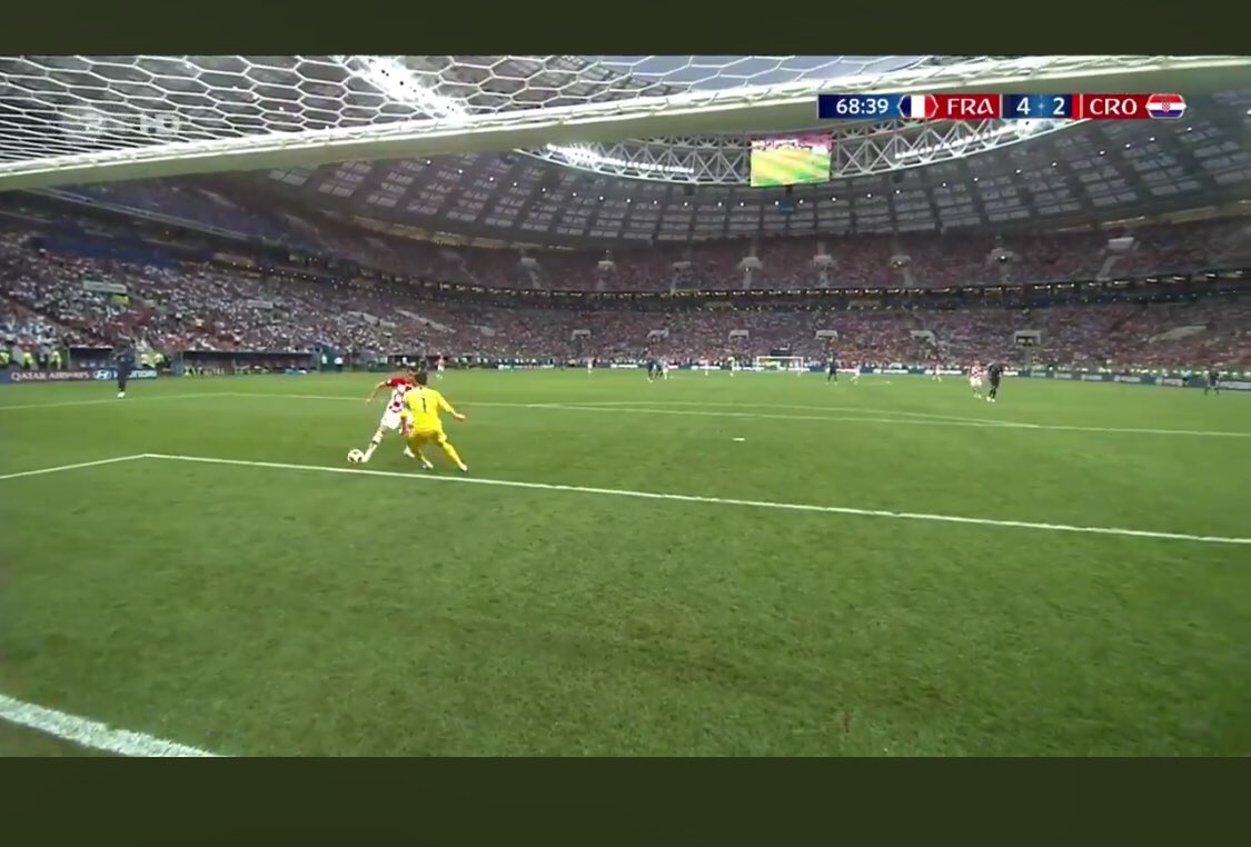 vadhul's tweet photo. When you play for a World Cup winning team, but your Tottenham mentality creeps in! #FIFAWC18 #Lloris #Blunder https://t.co/nRm70jiXep