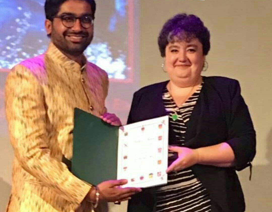 gjworldindia's tweet photo. #MalharThakar at the Premiere show of his Gujarati film #SharatoLagu at #IFFA in #Canada 
.
.
@IFFAlberta2018 @SharatoLagu  @MalharThakar @IFFA2018 
.
.
#IFFA2018 #Sharatolagumovie #Sharatolagufilm #gujaratimovie #gjworldindia #gujaratifilm https://t.co/D6yxpDqPrQ
