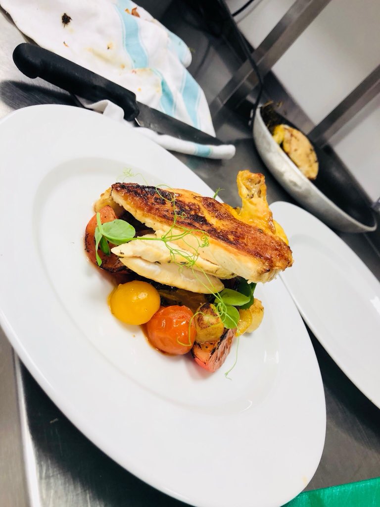 jams180's tweet photo. Pushing the boundaries of cooking with healthcare #alwaypushing #passion #foodforaperpose @CircleHealth @getwokingham @getreading @itvmeridian  #new summer menu https://t.co/4RgKeq8uJ7