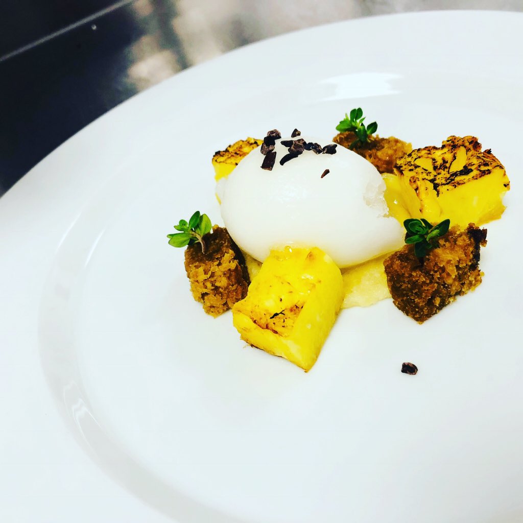 jams180's tweet photo. Pushing the boundaries of cooking with healthcare #alwaypushing #passion #foodforaperpose @CircleHealth @getwokingham @getreading @itvmeridian  #new summer menu https://t.co/4RgKeq8uJ7