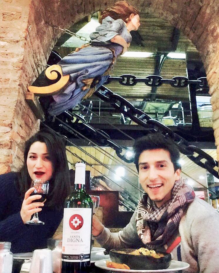 _elgaleon's tweet photo. Los esperamos para degustar de nuestra variada gastronomía, desde comida criolla, pastas, carnes y por supuesto nuestros platos de frutos del mar.
Horario de atención continuado 10:00 a 22:00 hr. 
Estacionamiento liberado para clientes en Artesanos 948 a pasos del #mercadocentral https://t.co/zEsFQxeRKF