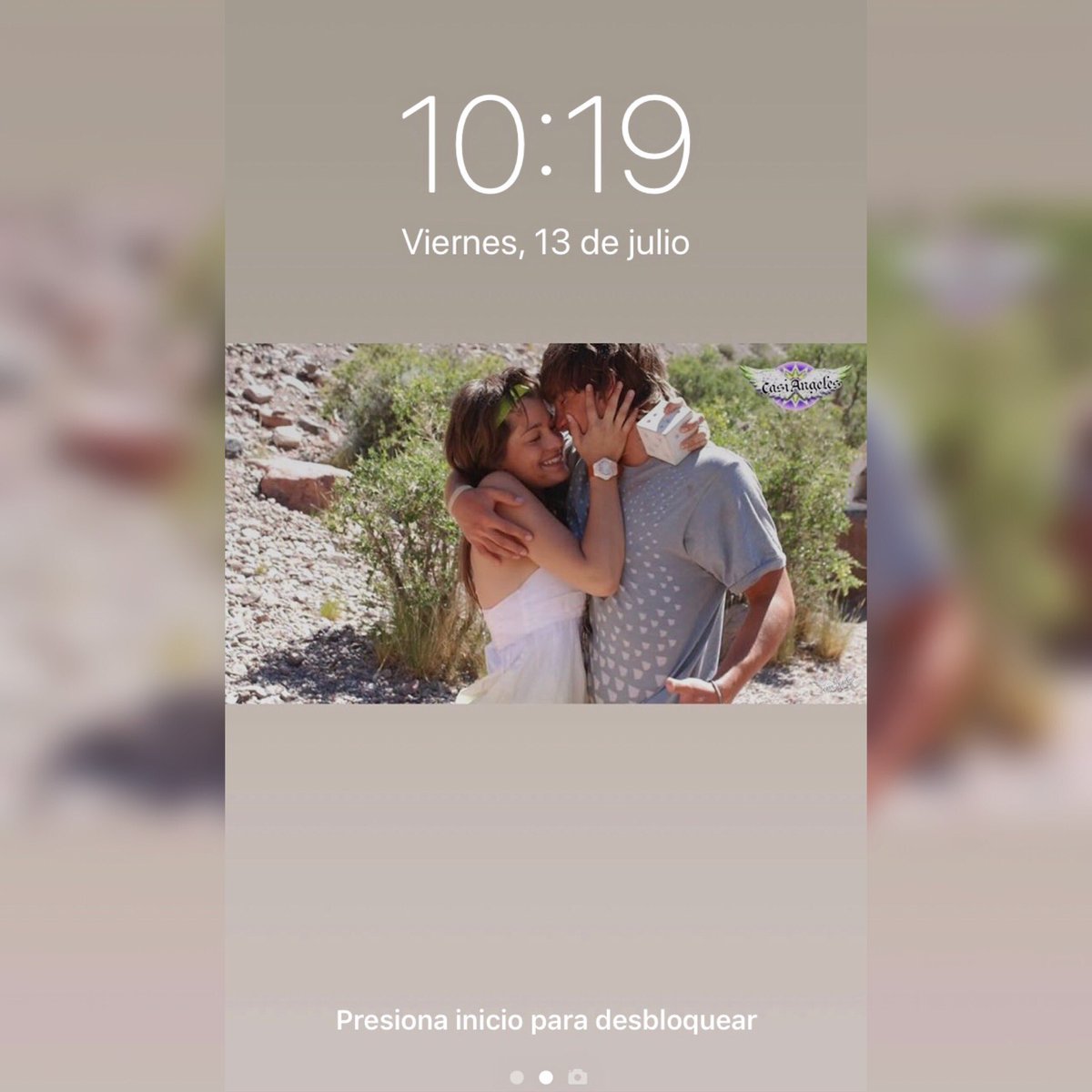 CasiEudamon's tweet photo. En el celular de Nacho💙 #nachoperezalzamendi #caridadmartinaacuesta #casiangeles 1/2 https://t.co/nJiUZpMplD