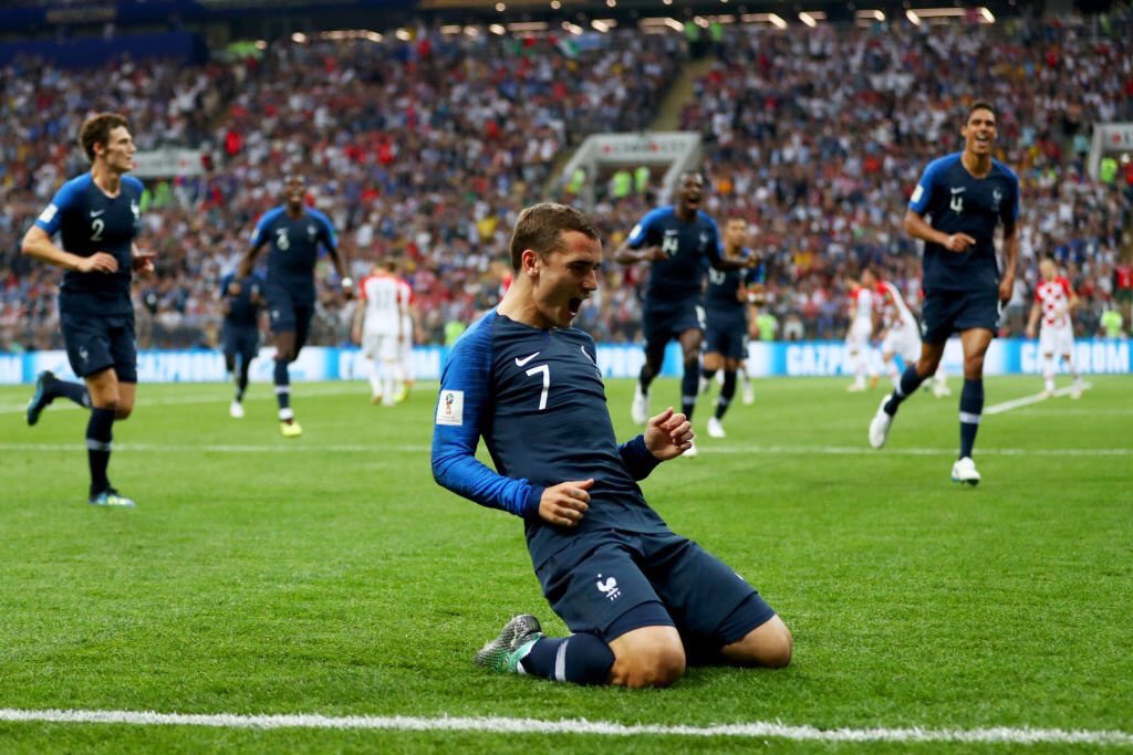 « Bla bla bla <a href="/AntoGriezmann/">Antoine Griezmann</a> bla bla bla » BIM champion du monde 😍

Moralité, ne doutez jamais d’un Mâconnais. 😉🇫🇷

⭐️⭐️