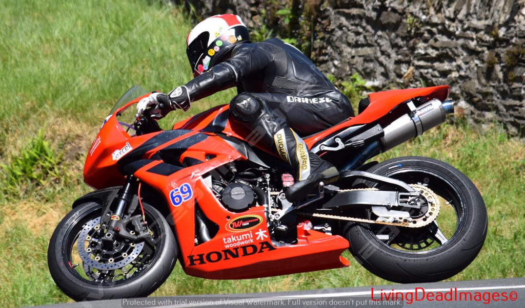 FireStallion666's tweet photo. #iomtt18 #supersportrace2 060618 #roadracing #governorsbridge #nikon #livingdeadimages #richardwilson #bjorngunnarsson #timotheemonot @Torras49 @MotofestIOMTT @LivingRoadRaces https://t.co/npIfYYZty4