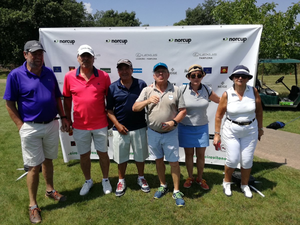 Otro Master que se va; <a href="/Rioja_Alta_Golf/">Rioja Alta Golf Club</a> !
Felicitaciones al club, por el estado del campo... y GRACIAS a todos los participantes y patrocinadores, que hacen del <a href="/CircuitoNORCUP/">Circuito de Golf NorCup</a> . <a href="/LexusLogrono/">Lexus Logroño</a> <a href="/Helenastravel/">Helena´s travel</a> <a href="/BodegaINURRIETA/">Bodega Inurrieta</a> <a href="/olaneta/">O</a> <a href="/MotocaddySpain/">HGS GOLF - Motocaddy</a> <a href="/TiendaBuengolpe/">Tienda Buengolpe.com</a> <a href="/VMoncalvillo/">Venta Moncalvillo</a>