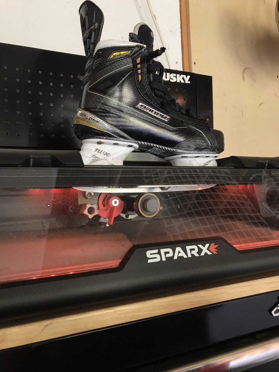 briana_mad's tweet photo. A quick sharpen and then a skate, with the Covert QREdge. 07.20.2018
#hockey #minnesota #warriorhockey #buttersoft #buttersoftfeel #CovertQREdge #GainTheEdge #warriorvip https://t.co/D21Z8wnwUo