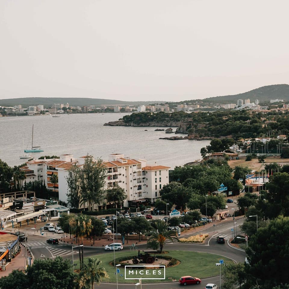 es_mice's tweet photo. https://t.co/WoM0JY6lPJ 🇪🇸compartimos este increíble atarceder desde @odportportals con una terraza ideal para Eventos privados y la música de @intrvl_av
🇬🇧At @odportportals we share an amazing sunset up at the skybar lounge for private events with music from @intrvl_av https://t.co/kwCOI0Eipk