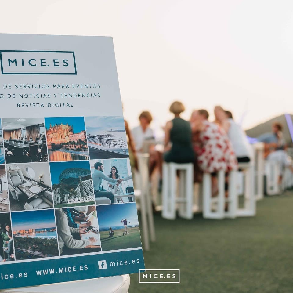 En MICE.ES 🇪🇸 compartieron este increíble atarceder desde @odportportals con una terraza ideal para Eventos y la música de <a href="/intrvl_av/">INTRVL</a>
🇬🇧At @odportportals they share an amazing sunset up at the skybar lounge for private events with music from <a href="/intrvl_av/">INTRVL</a>