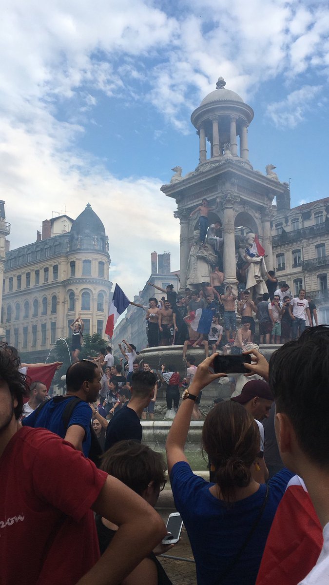 EMLYON's tweet image. Et c’est gagné !!! 🇫🇷🇫🇷🇫🇷