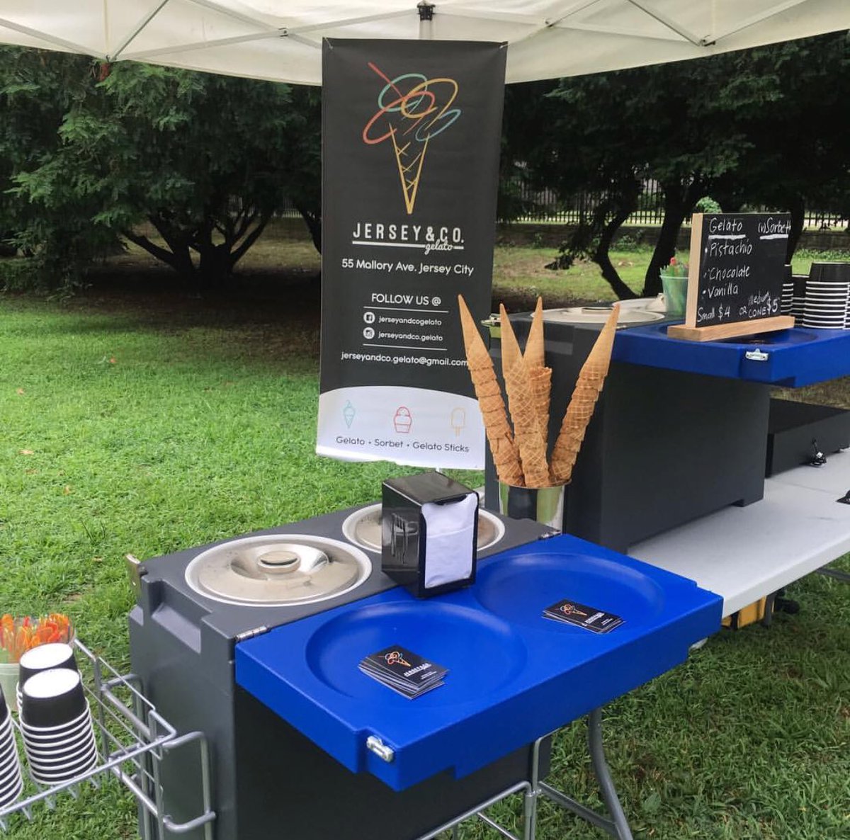 We are making our rounds today! 

1st Stop- Lincoln Park Farmers Market near Aloysius Church 

2nd Stop- The Feast of Our Lady of Mt. Carmel tonight at 6pm 🇮🇹

#JerseyCity #Gelato #Summerfun