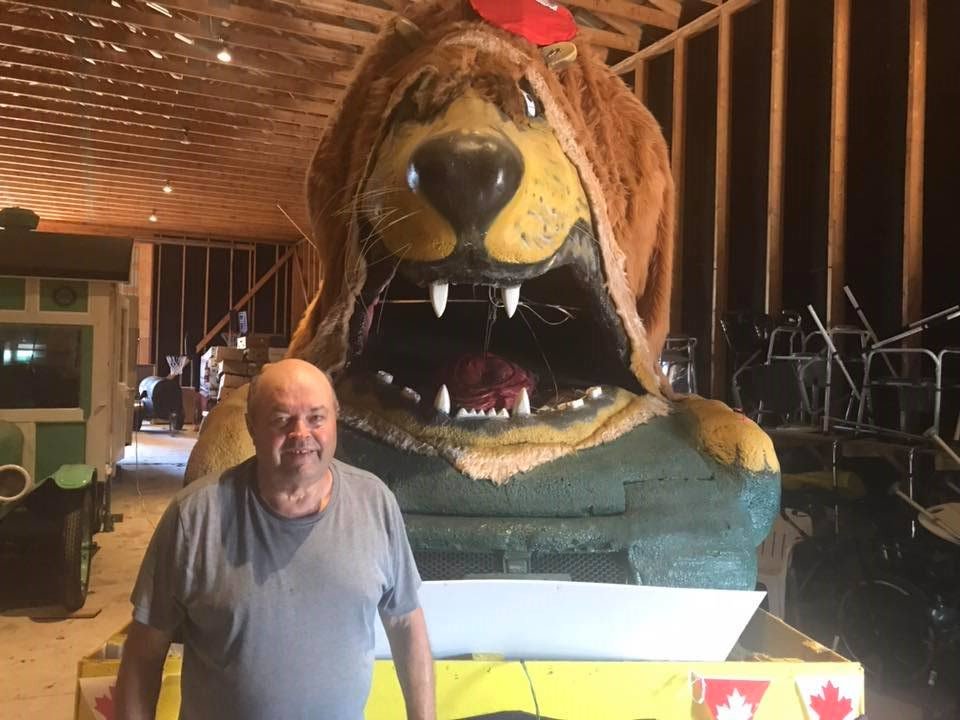 Just picked up the “Chuck-a-Puck” pucks from Lion Bob
Murray. Huge thank you to the Goderich Lions Club for letting us borrow their
pucks ever year. Now let’s just hope the ice doesn’t melt at the YMCA for the
Big Game this Thursday!
