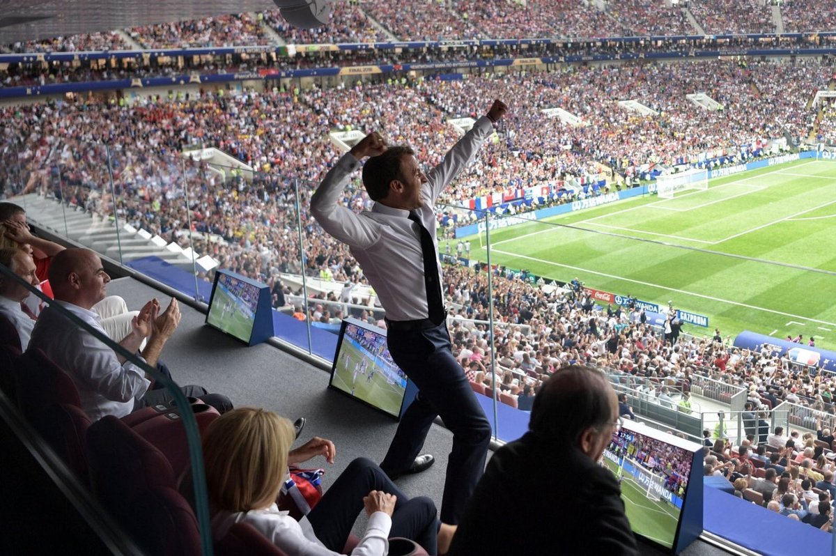 IamGroot62500's tweet photo. Quand t’entends #MagicSystem au Macumba 

#FRACRO https://t.co/SAd0OvJaYu