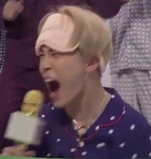 HOSEOK1NG's tweet photo. OYE FIFA NO NOS AGARRAMOS A PALAZOS EN LAS VOTACIONES PARA QUE AL FINAL NOS ESTAFARAS A TODOS Y PUSIERAS LAS CANCIONES EN LA PRUEBA DE SONIDO

@BTS_twt 
#WorldCupFinal https://t.co/wDH7UTPh22