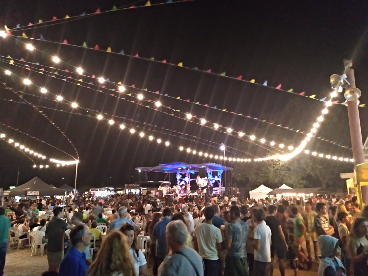 rpalaciosbover's tweet photo. 🎉 El @Paupaterres de #Tàrrega es fa gran! Fantàstica 2️⃣1️⃣ edició del Festival Musical d'Estiu de Ponent: 3 dies dies de música en viu i bon ambient https://t.co/XlPwF4FsFP