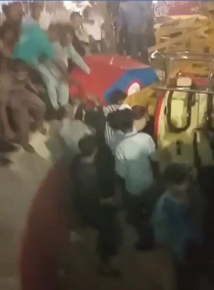 accident aladin park karachi accident aladin park karachi