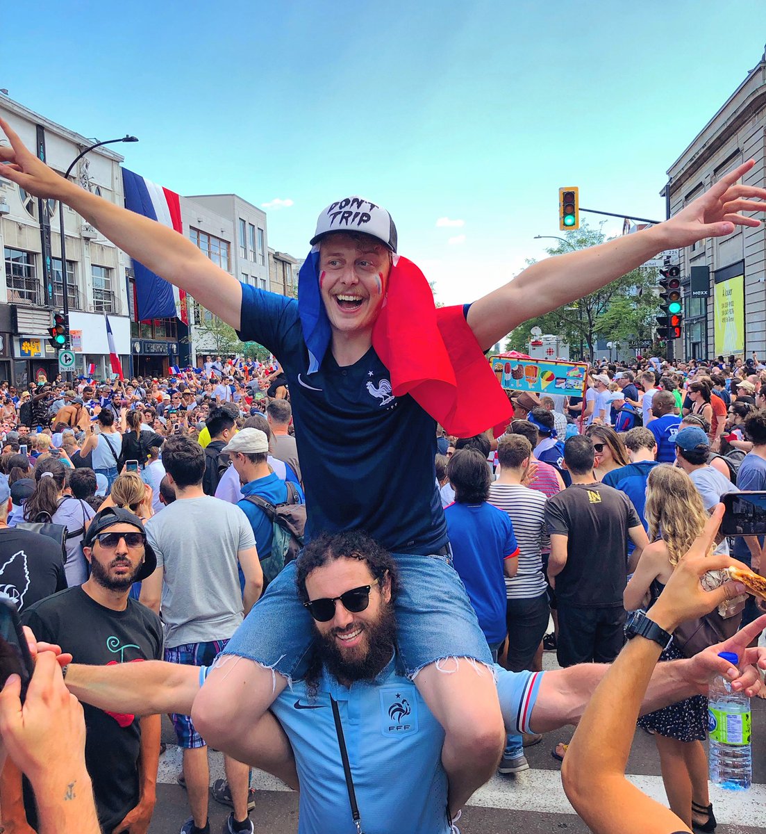 NormanDesVideos's tweet image. CHAMPIONS DU MONDE MÊME ICI À MONTRÉAL !!! BRAVO À L’ÉQUIPE DE FRANCE 🇫🇷⚽️❤️