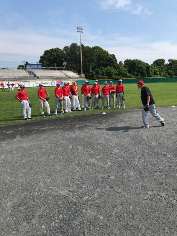 BaseballFactory's tweet photo. Cape Cod Select Training day ✌🏼❗️ #itsnotthathot #itsprettyhot 😎☀️ https://t.co/tFCZ471DT1
