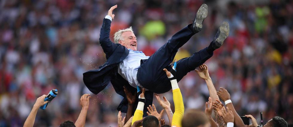 LePoint's tweet photo. La minute antique #17 : Didier Deschamps super-mentor https://t.co/VwA21bizDi https://t.co/nXjamD0b9A